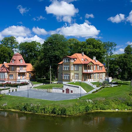 Ekesparre Boutique Hotel Kuressaare Ngoại thất bức ảnh